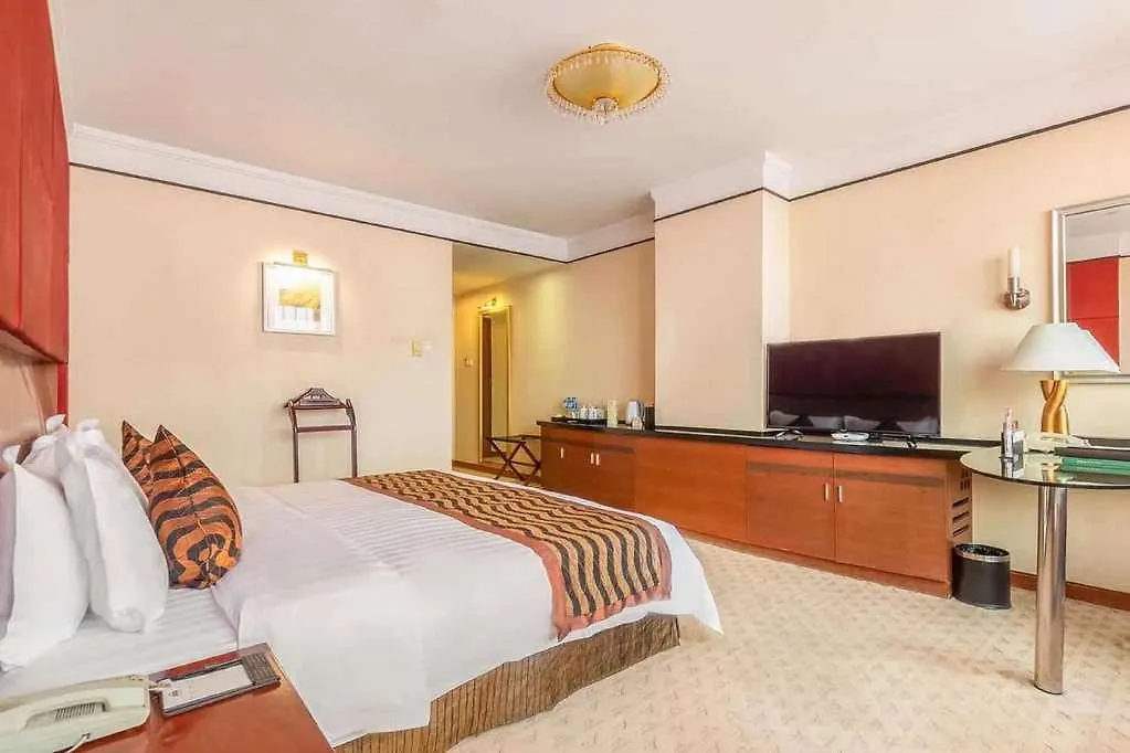 Days Hotel & Suites Jiaozuo