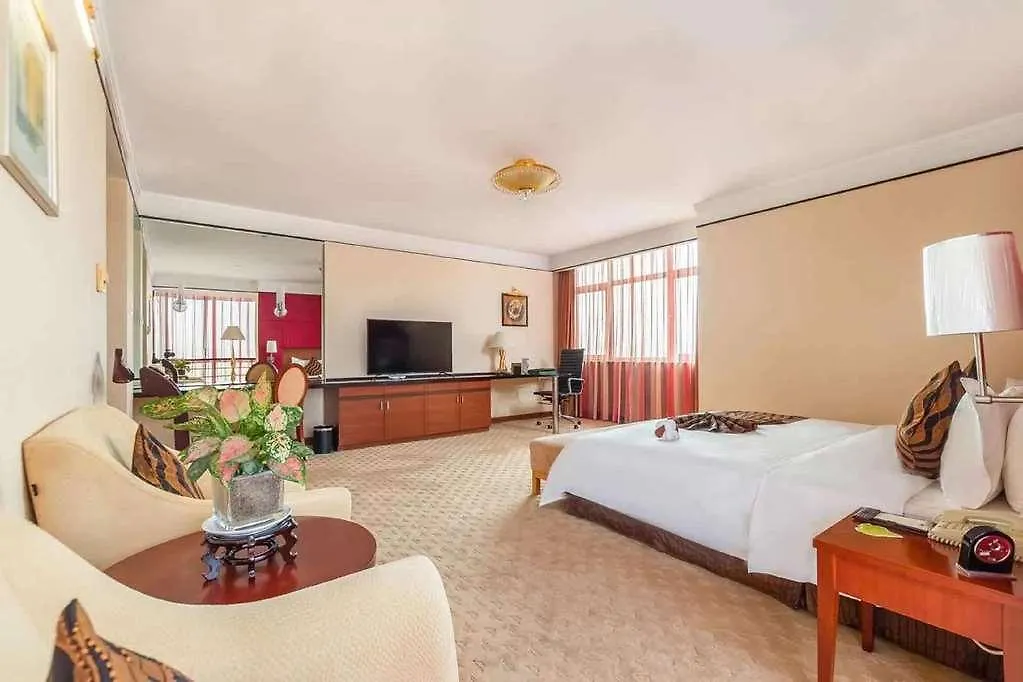 Days Hotel & Suites Jiaozuo