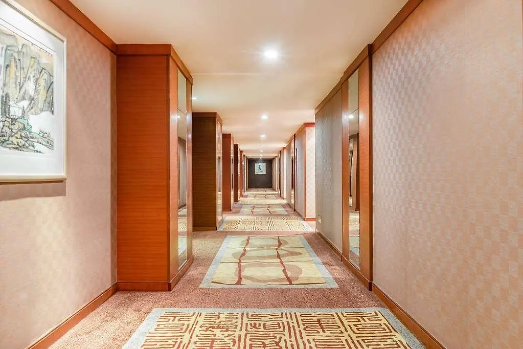 Days Hotel & Suites Jiaozuo