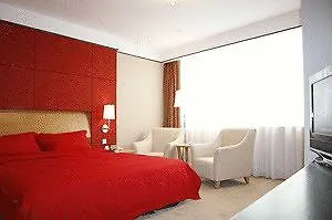Days Hotel & Suites Jiaozuo 4*,