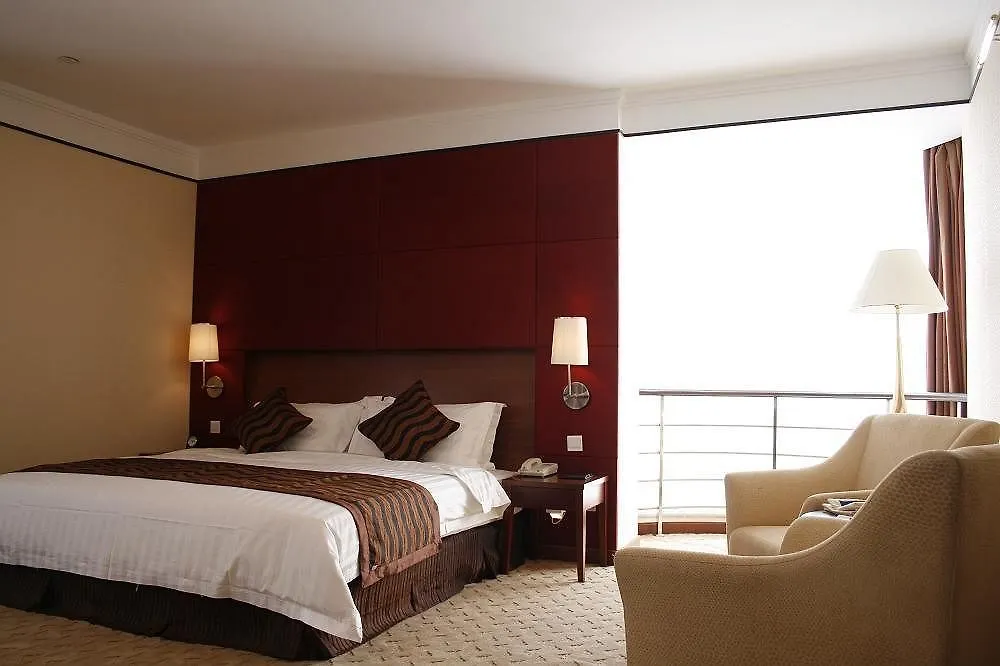 Days Hotel & Suites Jiaozuo